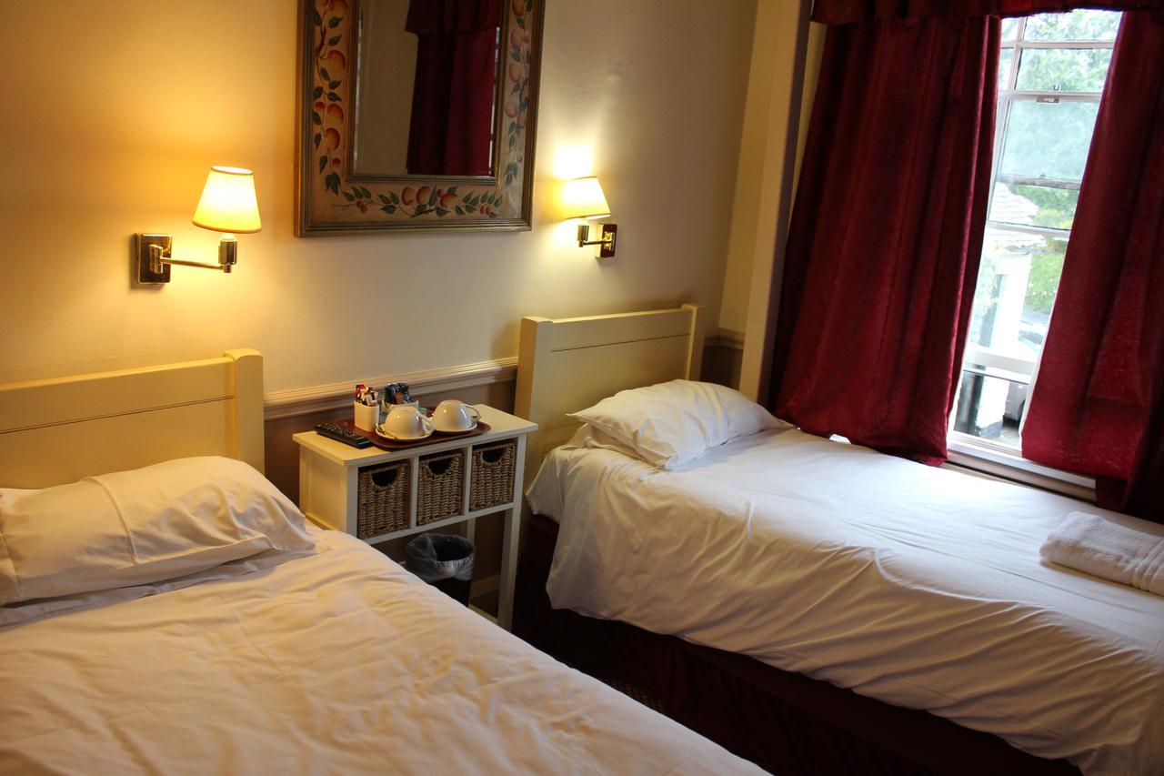 רדהיל Whyte Harte Hotel מראה חיצוני תמונה
