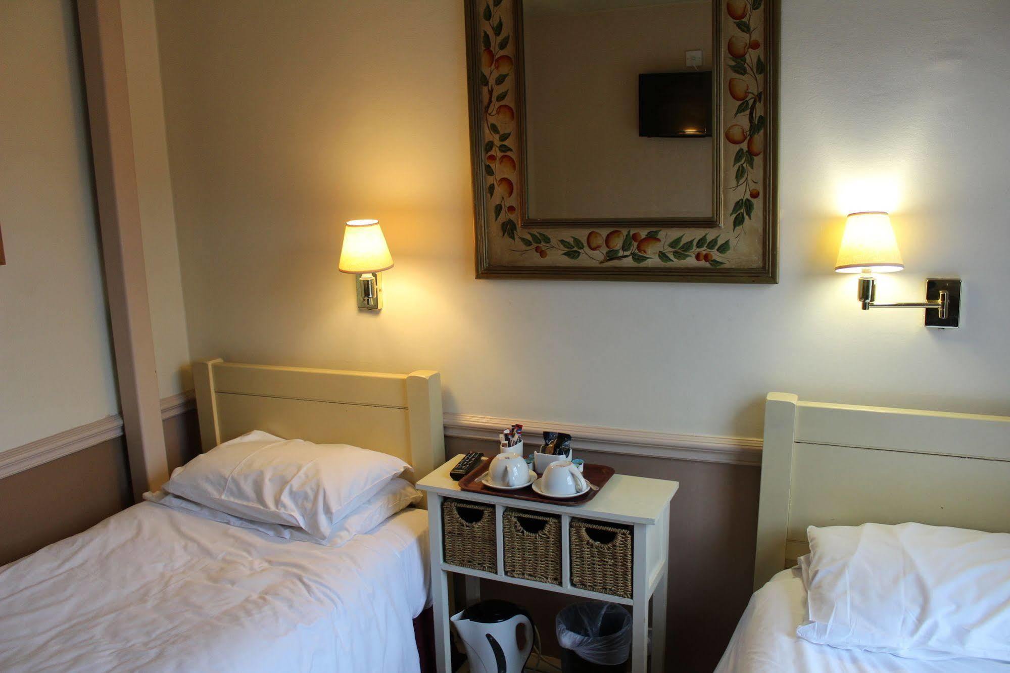 רדהיל Whyte Harte Hotel מראה חיצוני תמונה